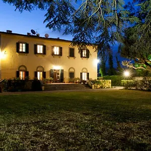 https://villa-il-padule.it-tuscanyhotel.com