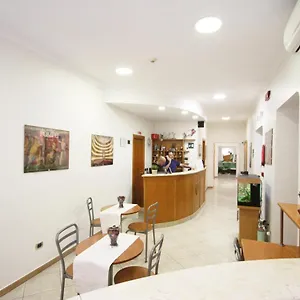Hotel Zara, Neapel